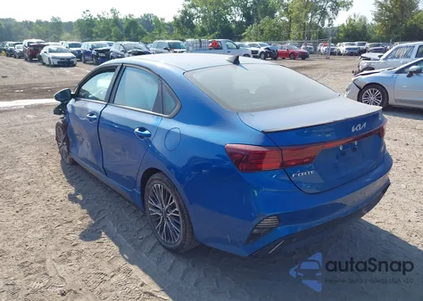 2022 Kia Forte Gt-Line z USA, uszkodzony, nr VIN 3KPF54AD6NE470858